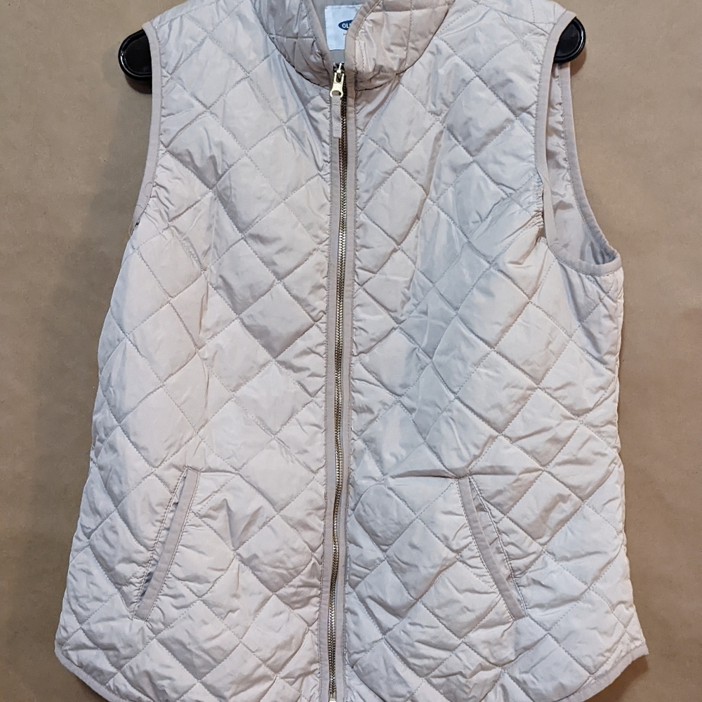 Old Navy Sleeveless puffer jacket